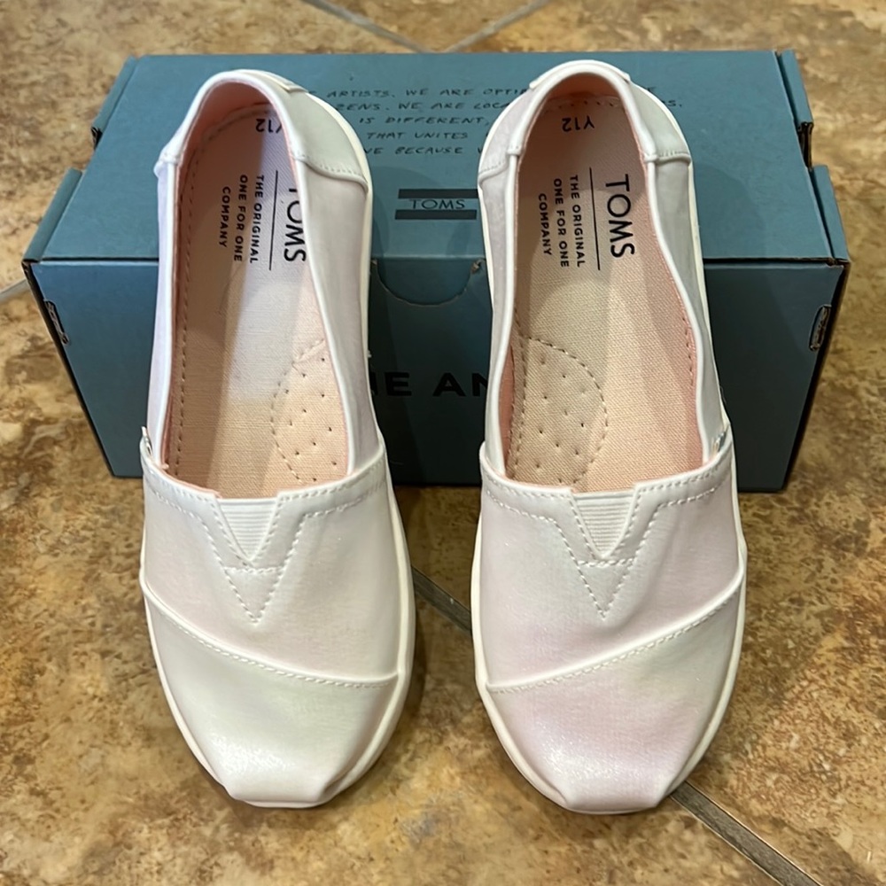 Toms Girls White Iridescent Classic Size 12 NIB
